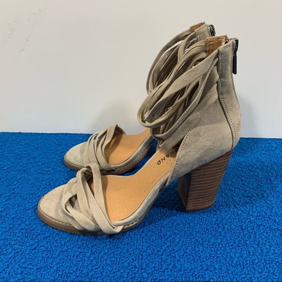 Lucky Brand “Lakisha” Suede Leather Open Toe Strappy Block Heel Sandals Sz 7.5M - Picture 3 of 9